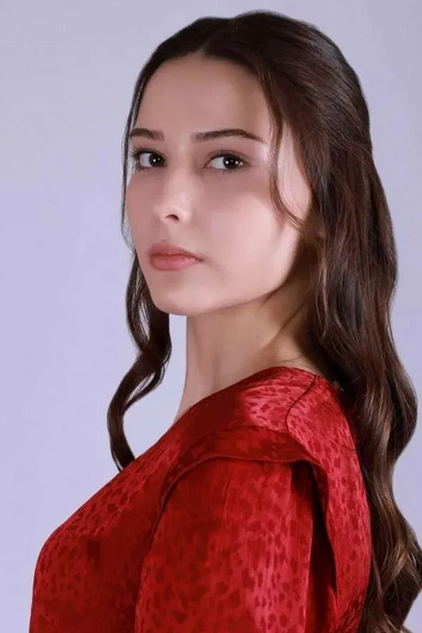 Elçin Zehra İrem kıyafetleri